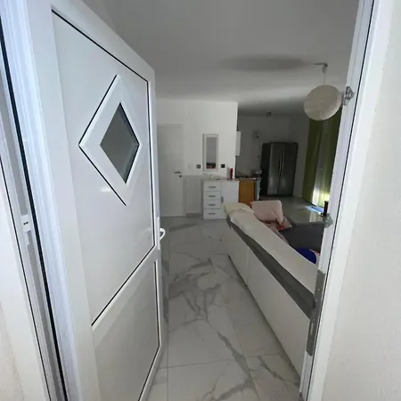 Novi 아파트