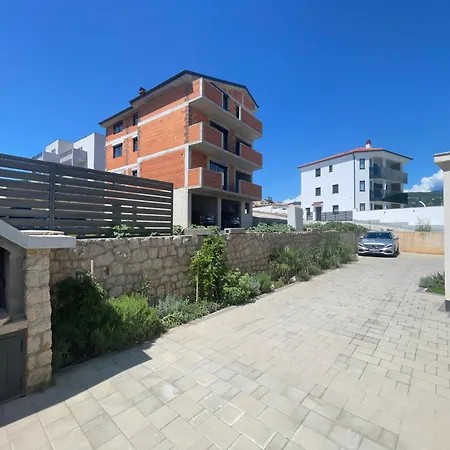 Novi 아파트 *