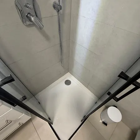 Novi 아파트 노비비노돌스키